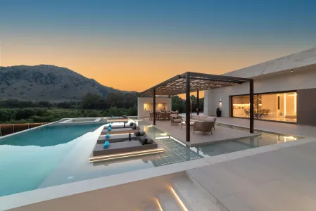 Your Hotel / Apartment / Villa